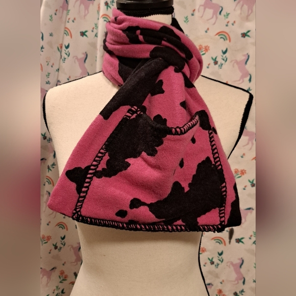 EUC Vintage Y2K Danielle Meucci Pink Cow Wool Casual Winter Snow Scarf w/ Pocket - Picture 2 of 10